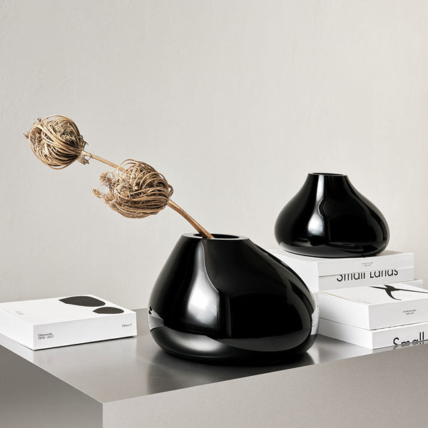 Ebon - Vase Black Medium